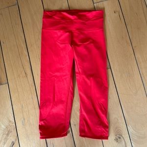 Lululemon short (to knees) leggings size 4
